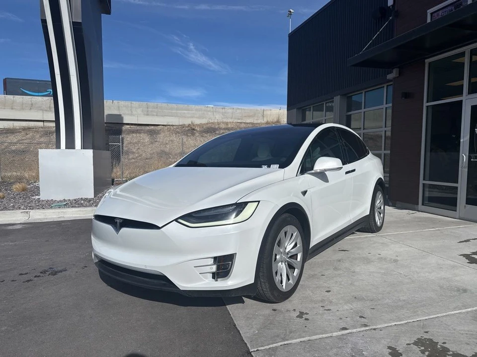 2016 Tesla Model X - Image 4 of 21