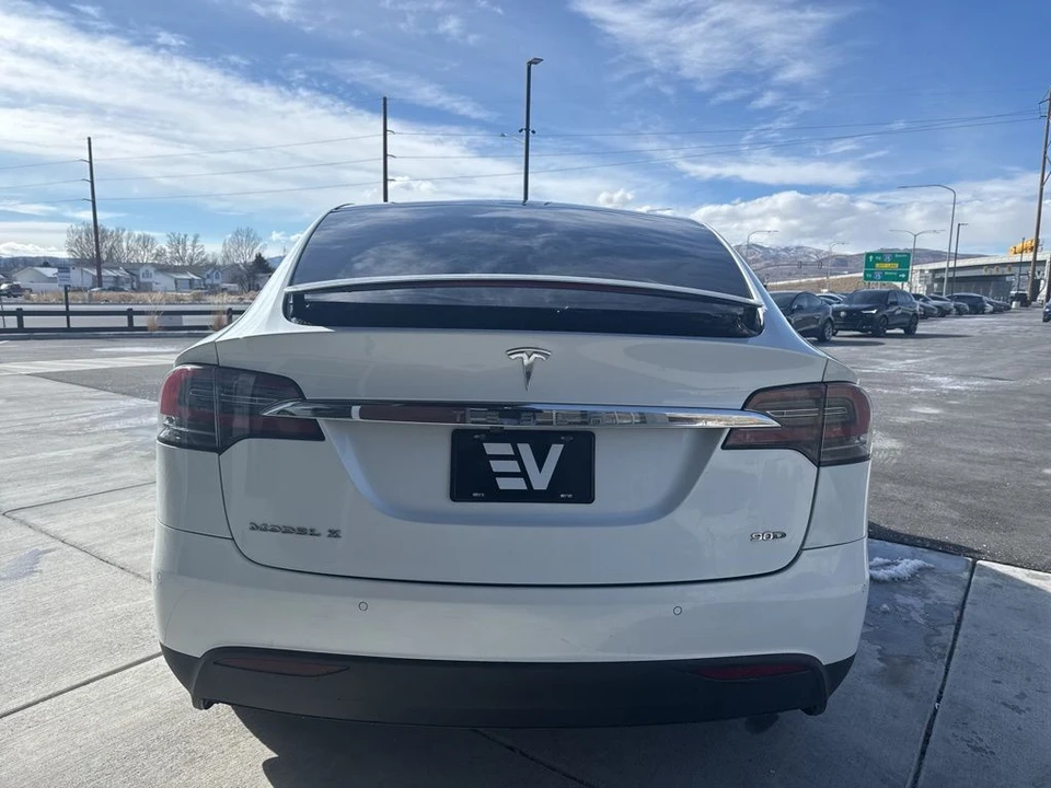 2016 Tesla Model X - Image 7 of 21