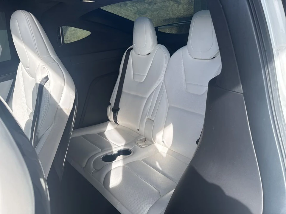 2016 Tesla Model X - Image 17 of 21
