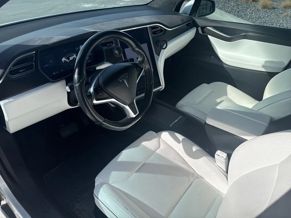 2016 Tesla Model X - Image 12 of 21