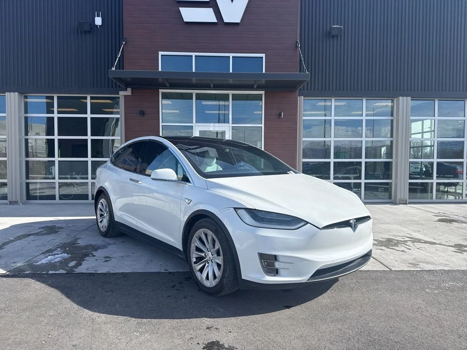 2016 Tesla Model X - Image 2 of 21