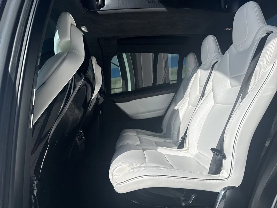2016 Tesla Model X - Image 16 of 21