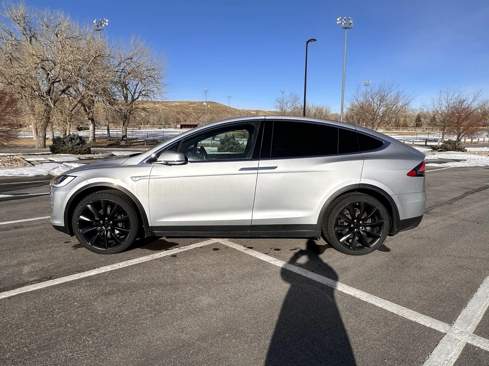 2016 Tesla Model X - Image 8 of 31