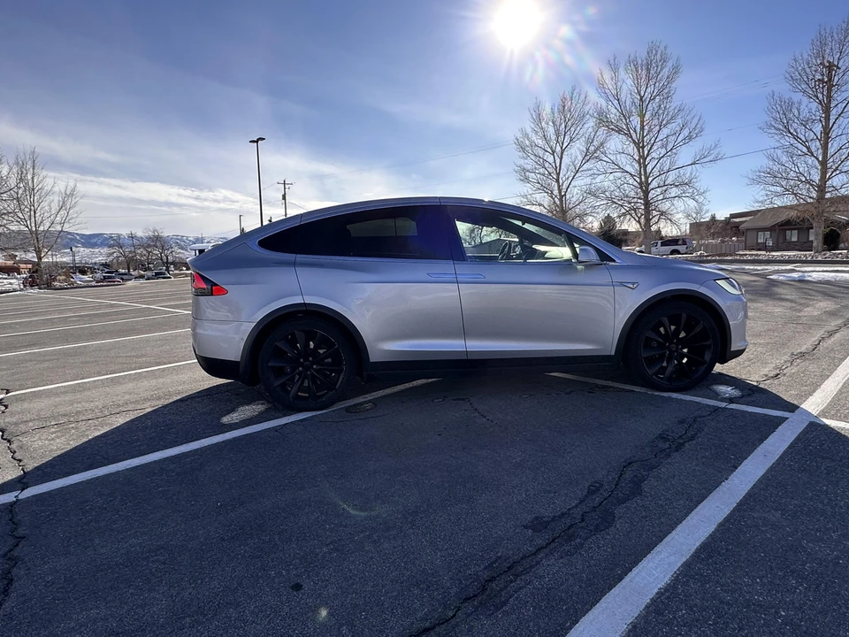 2016 Tesla Model X - Image 12 of 31