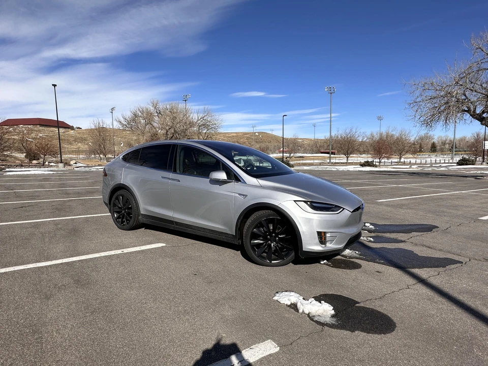2016 Tesla Model X - Image 16 of 31