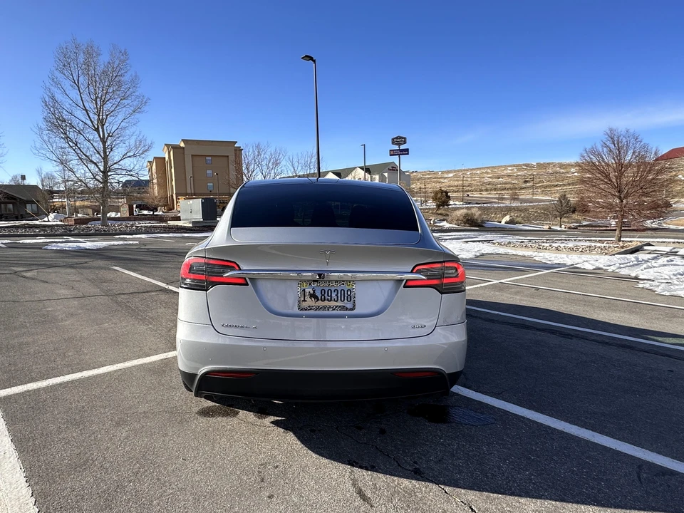 2016 Tesla Model X - Image 10 of 31
