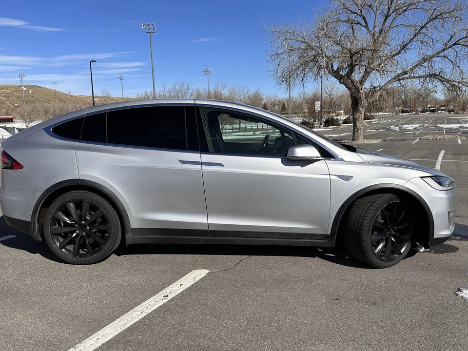 2016 Tesla Model X - Image 14 of 31