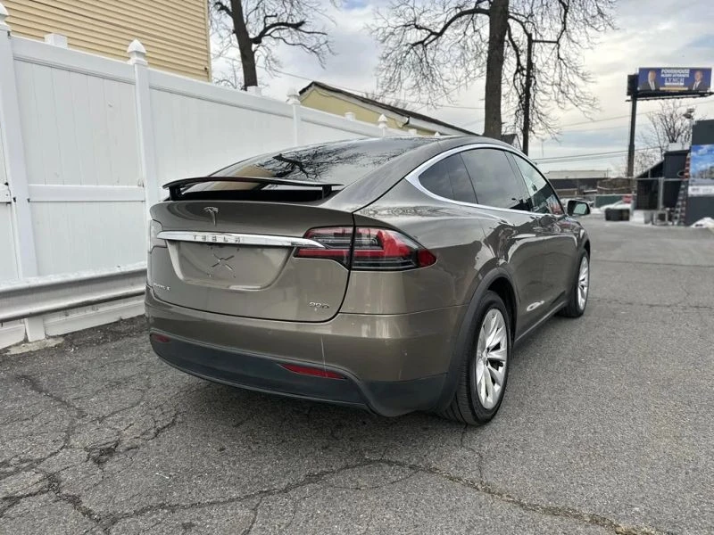 2016 Tesla Model X - Image 7 of 12