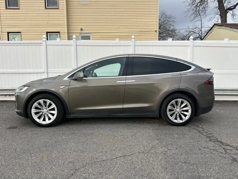 2016 Tesla Model X - Image 4 of 12