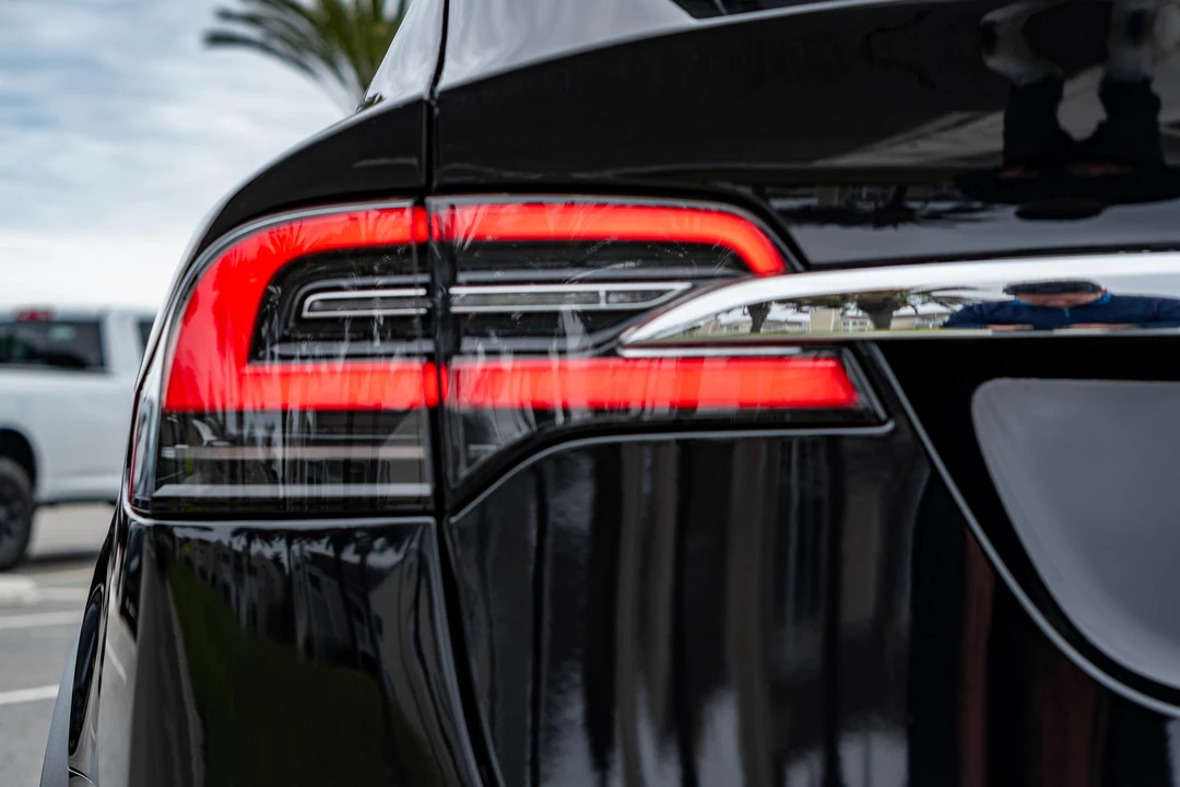 2016 Tesla Model X - Image 18 of 31
