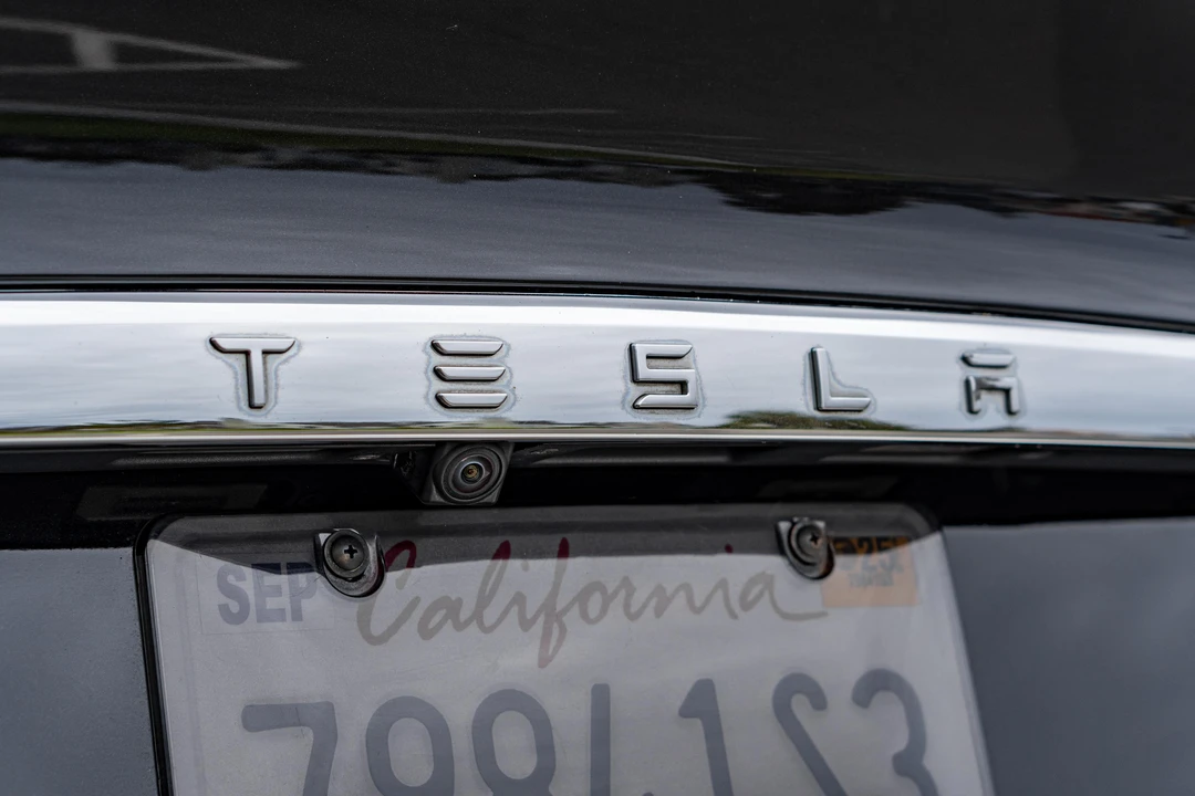 2016 Tesla Model X - Image 17 of 31
