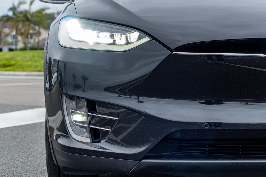 2016 Tesla Model X - Image 11 of 31