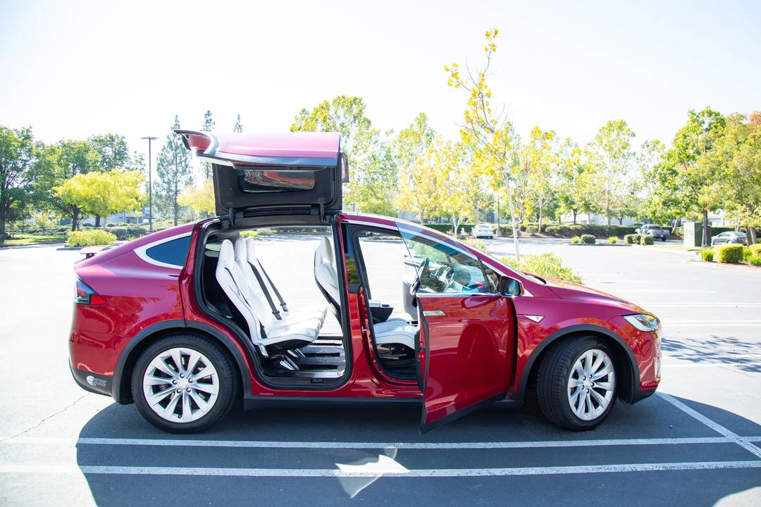 2016 Tesla Model X - Image 27 of 31