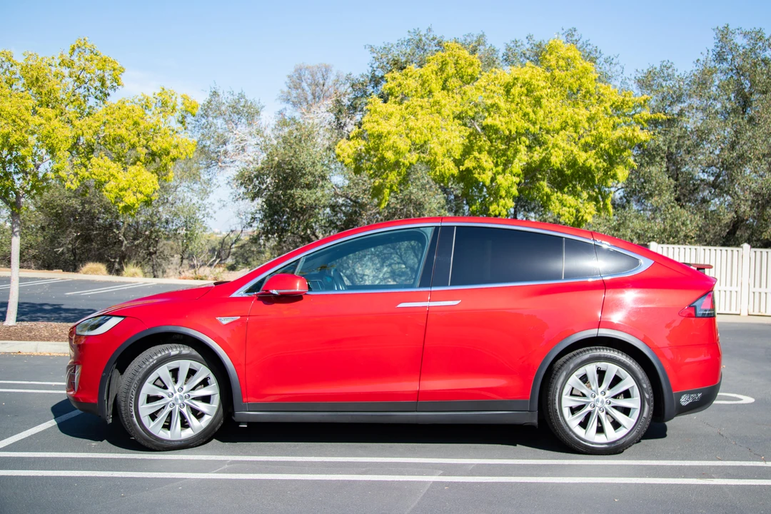 2016 Tesla Model X - Image 8 of 31