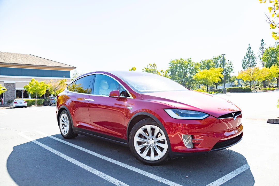 2016 Tesla Model X - Image 15 of 31