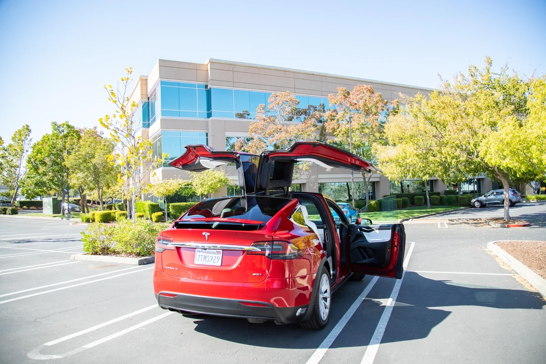 2016 Tesla Model X - Image 26 of 31