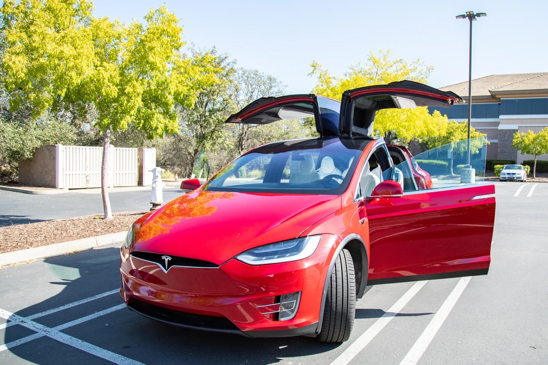 2016 Tesla Model X - Image 21 of 31