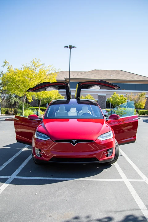 2016 Tesla Model X - Image 18 of 31