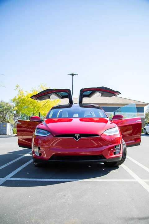 2016 Tesla Model X - Image 17 of 31