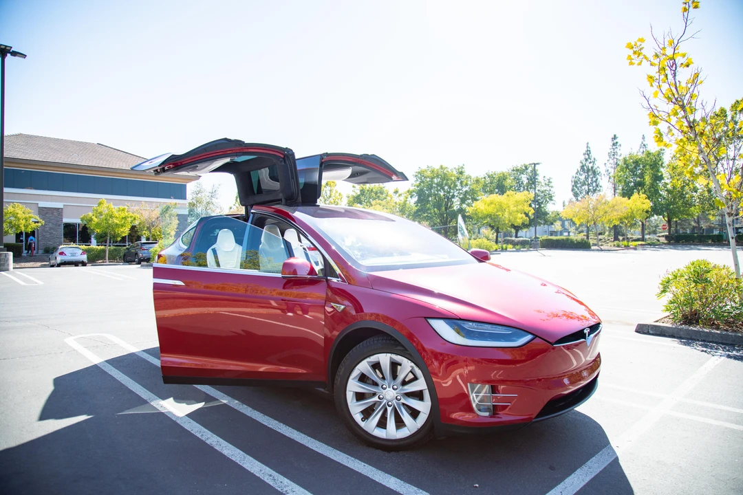 2016 Tesla Model X - Image 29 of 31