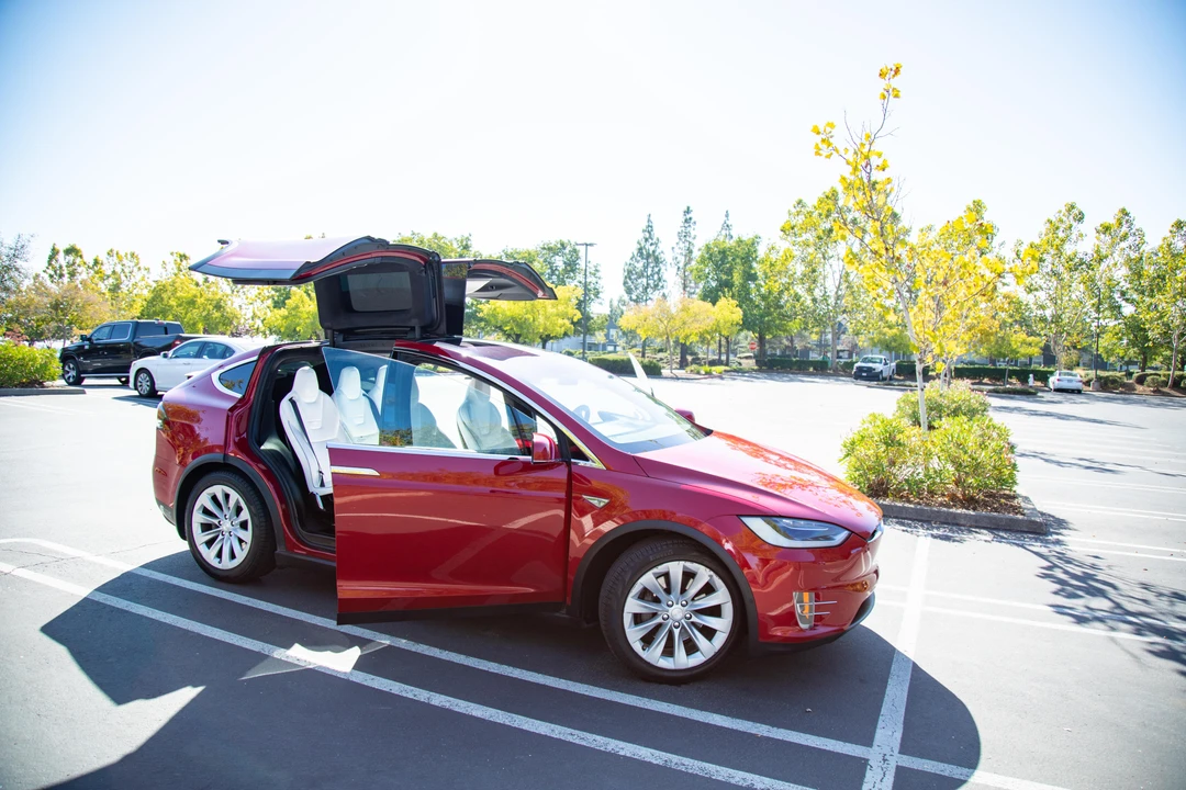 2016 Tesla Model X - Image 28 of 31