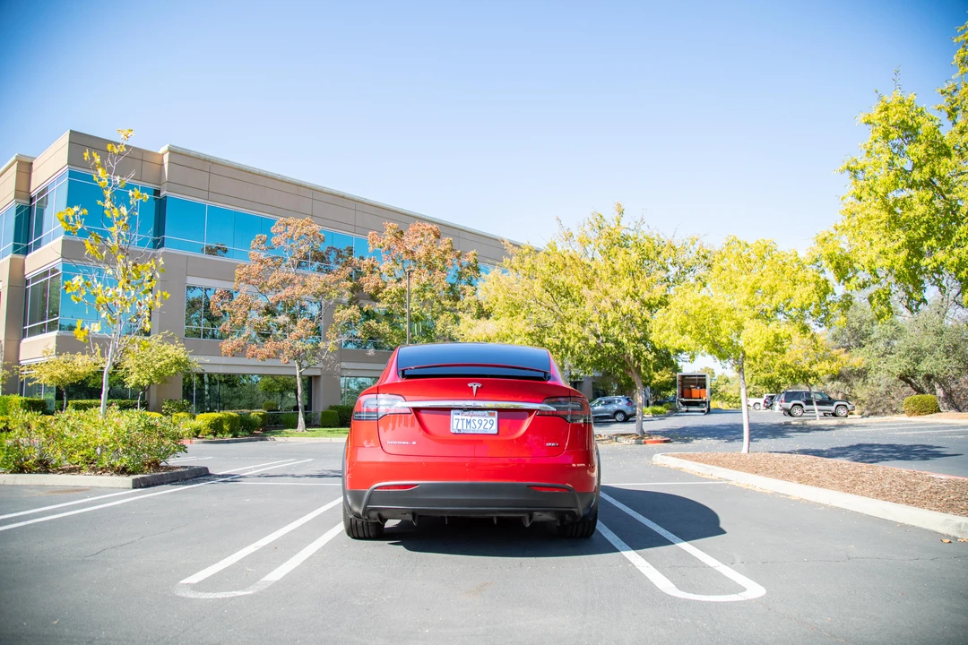 2016 Tesla Model X - Image 11 of 31