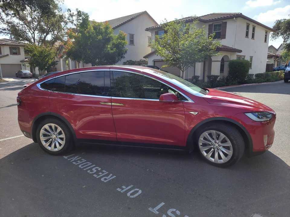 2016 Tesla Model X - Image 14 of 31