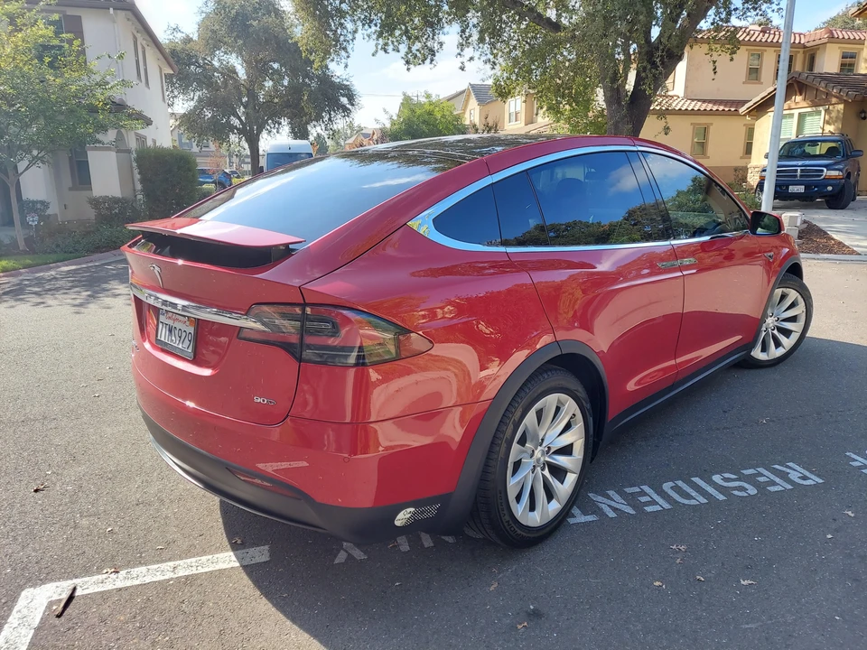 2016 Tesla Model X - Image 13 of 31