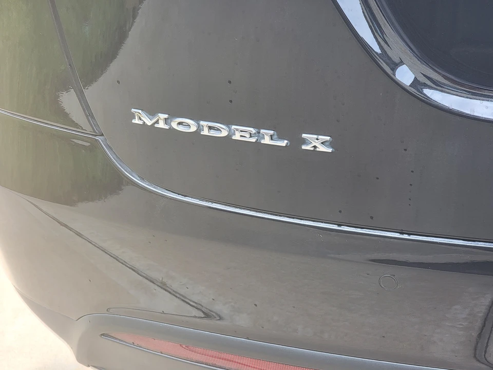 2016 Tesla Model X - Image 25 of 31