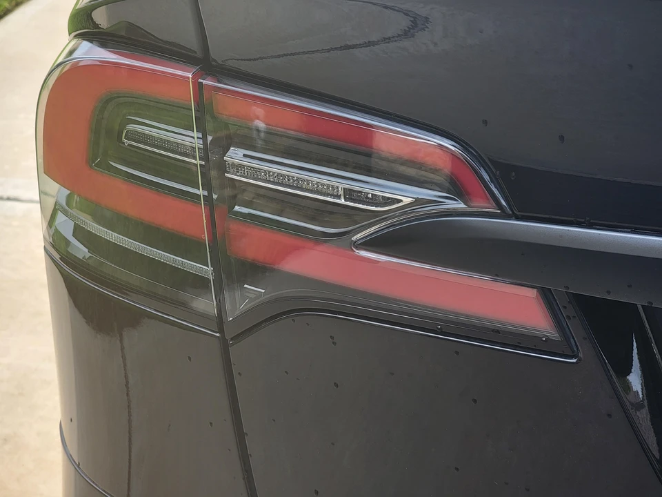 2016 Tesla Model X - Image 24 of 31