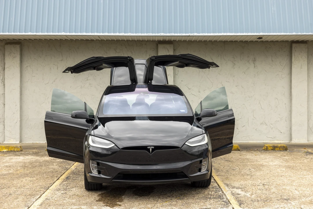 2016 Tesla Model X - Image 9 of 31