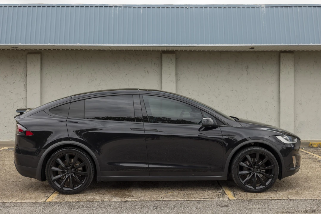 2016 Tesla Model X - Image 8 of 31
