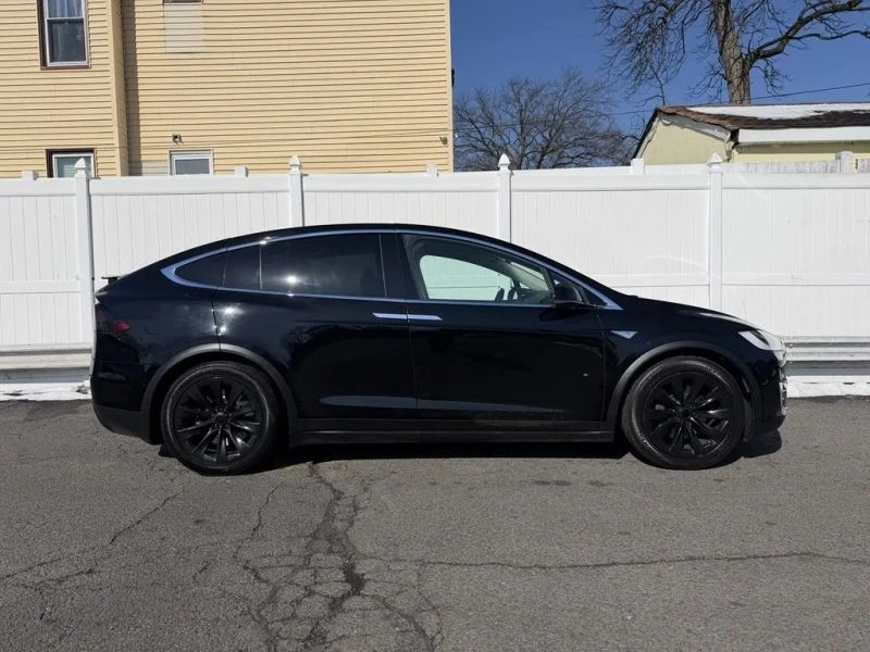 2016 Tesla Model X - Image 8 of 12