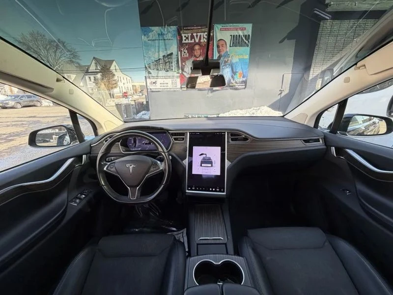 2016 Tesla Model X - Image 9 of 12