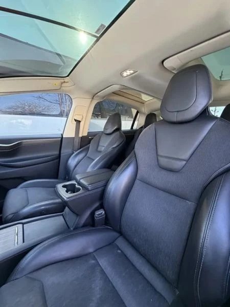 2016 Tesla Model X - Image 11 of 12