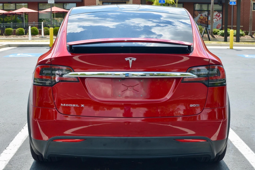 2016 Tesla Model X - Image 5 of 31