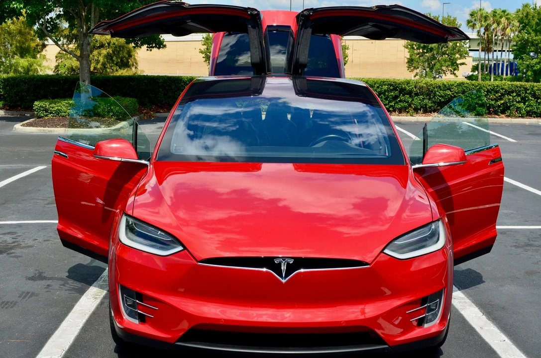 2016 Tesla Model X - Image 13 of 31