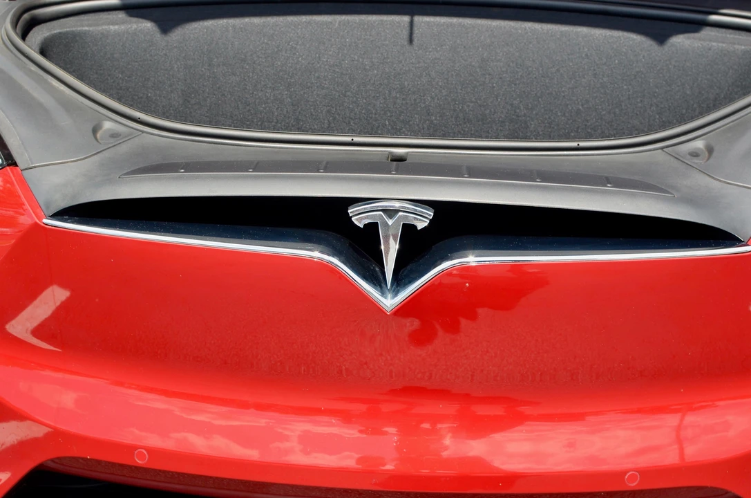 2016 Tesla Model X - Image 16 of 31