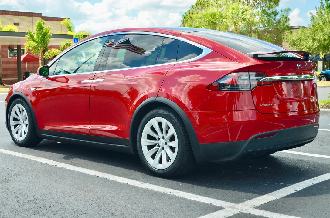 2016 Tesla Model X - Image 7 of 31