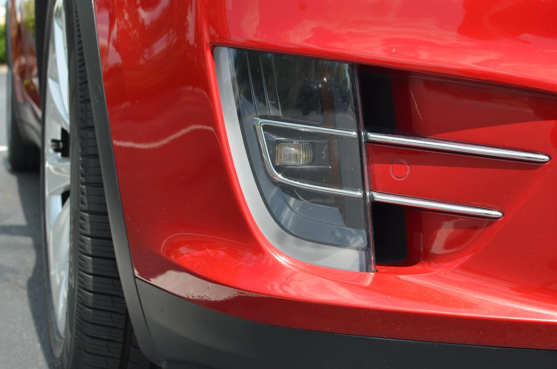 2016 Tesla Model X - Image 15 of 31