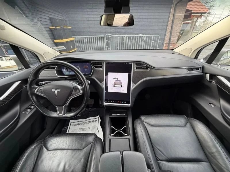 2016 Tesla Model X - Image 9 of 12