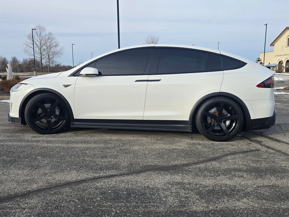2016 Tesla Model X - Image 8 of 31