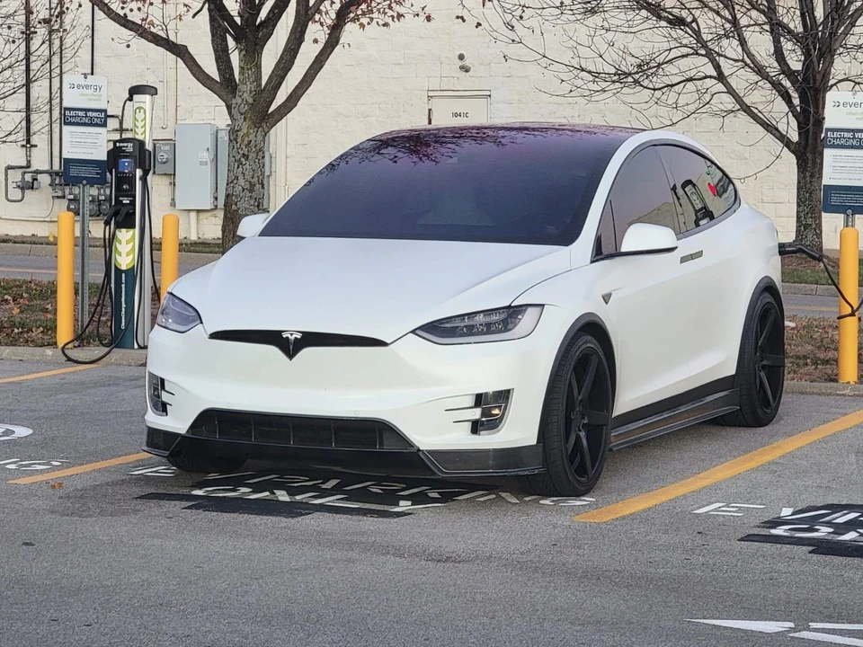 2016 Tesla Model X - Image 6 of 31