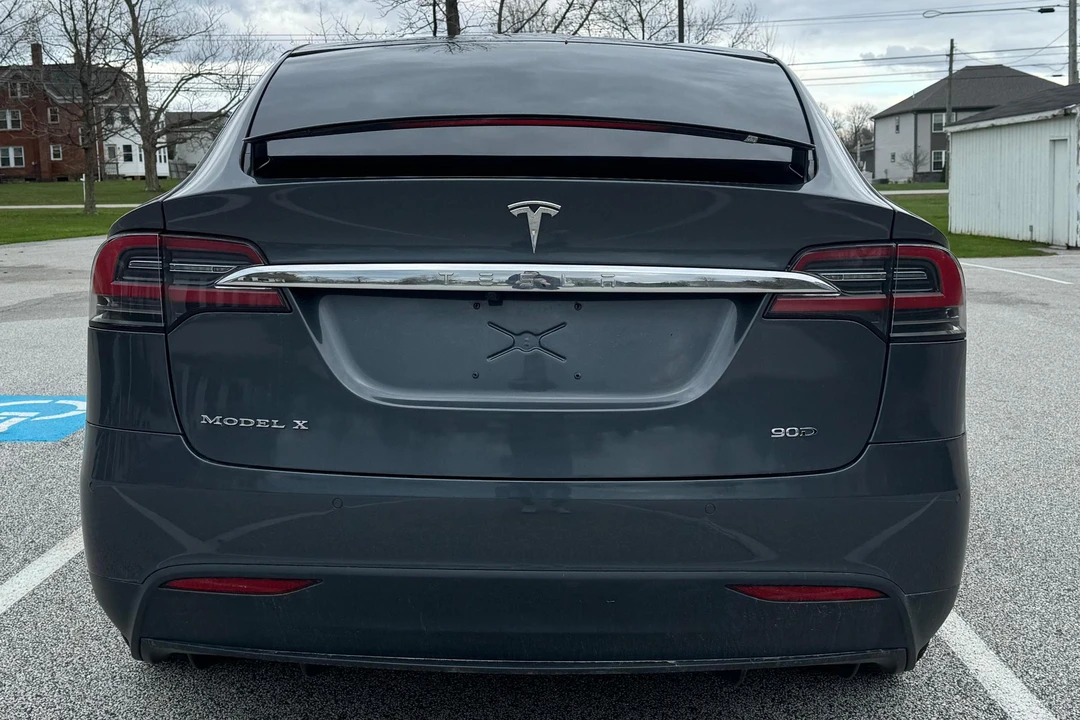2016 Tesla Model X - Image 5 of 31