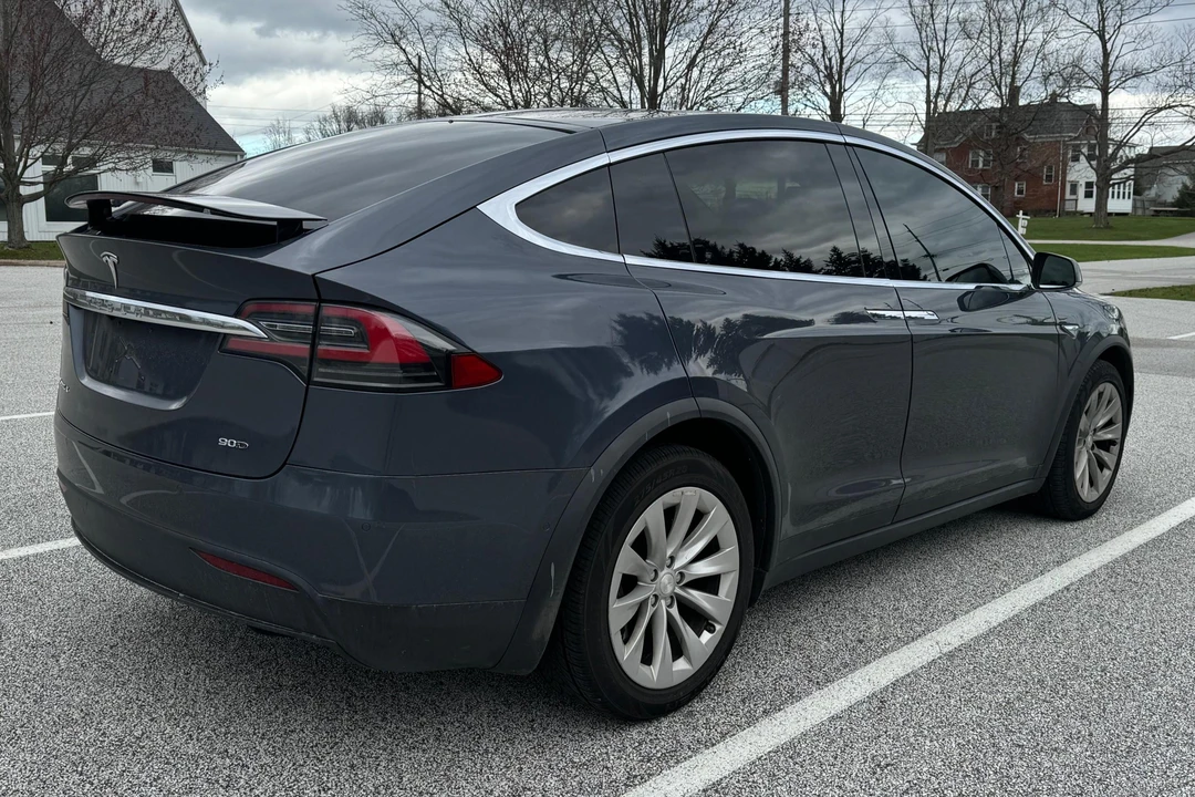 2016 Tesla Model X - Image 4 of 31