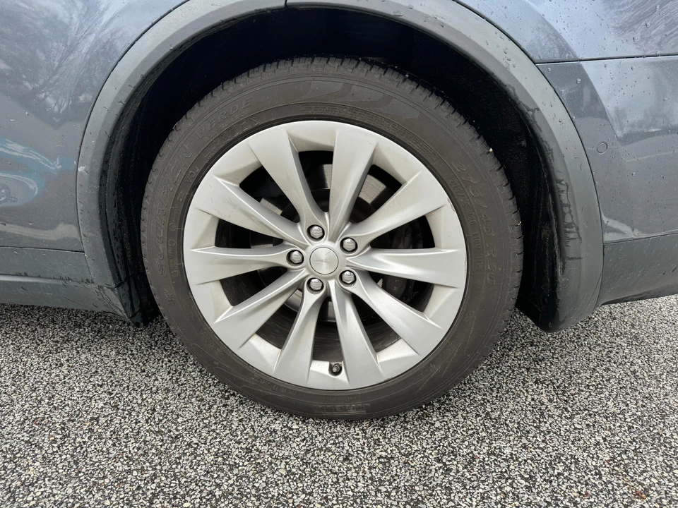 2016 Tesla Model X - Image 19 of 31
