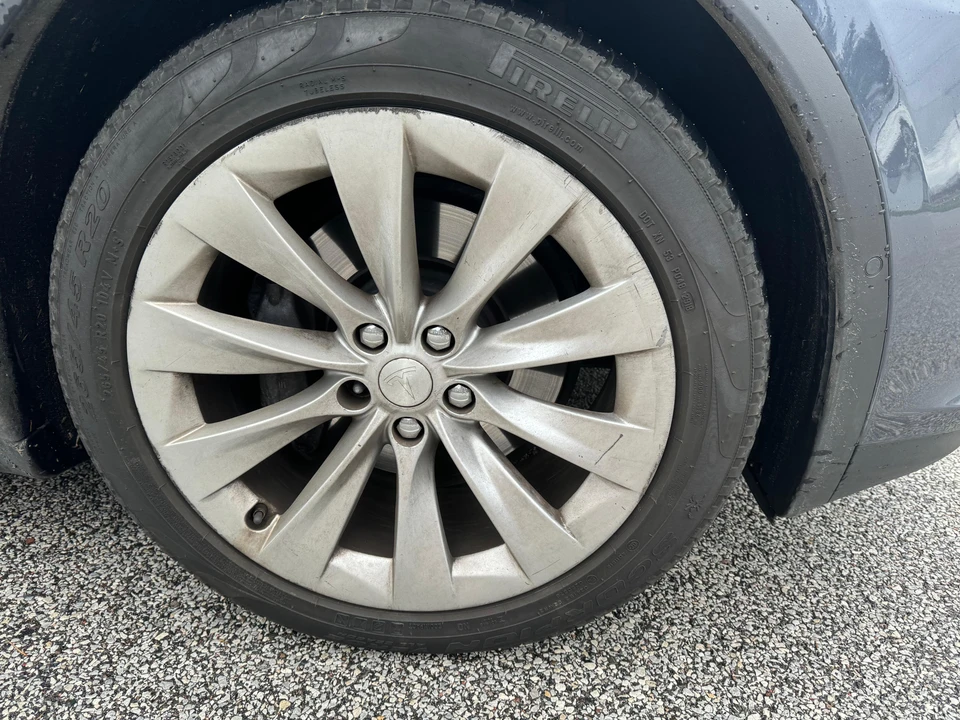 2016 Tesla Model X - Image 21 of 31