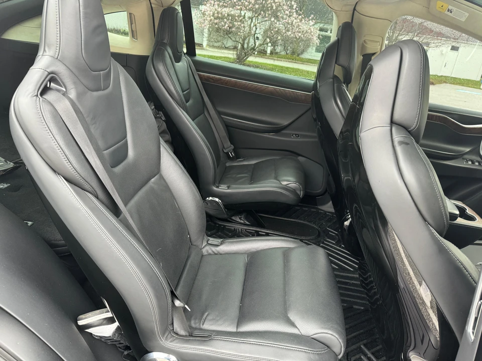 2016 Tesla Model X - Image 28 of 31