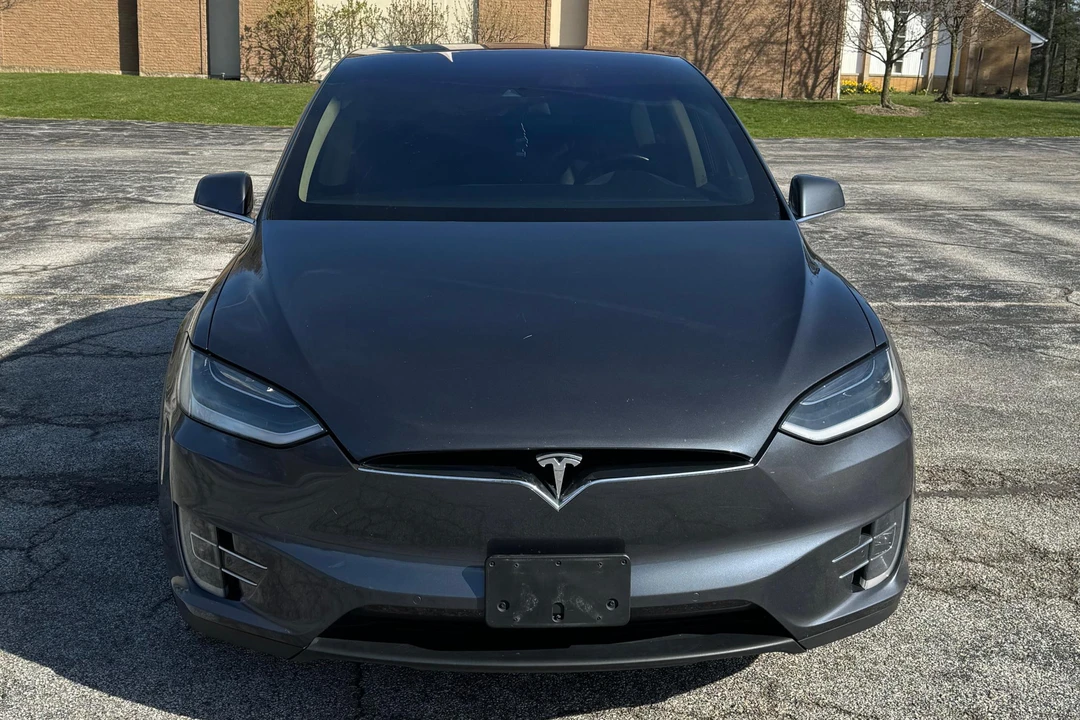 2016 Tesla Model X - Image 2 of 31