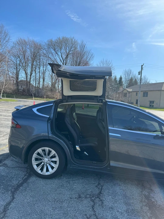 2016 Tesla Model X - Image 17 of 31